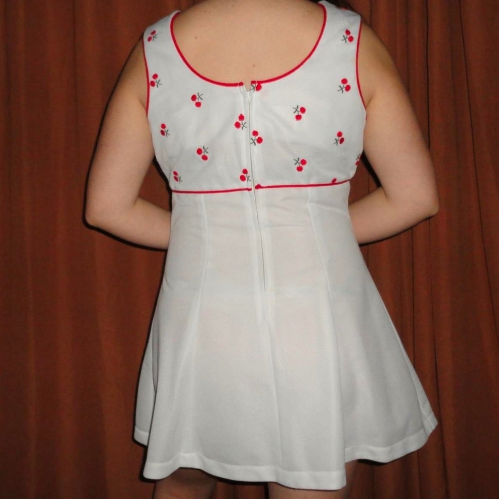Vintage 1960/1970s cherry tennis dress - Picture 3 of 4
